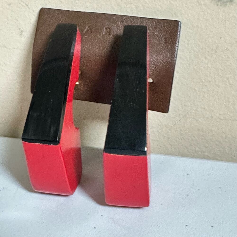 Marni Resin Geometric Earrings in Red and Black - Picture 3 of 10